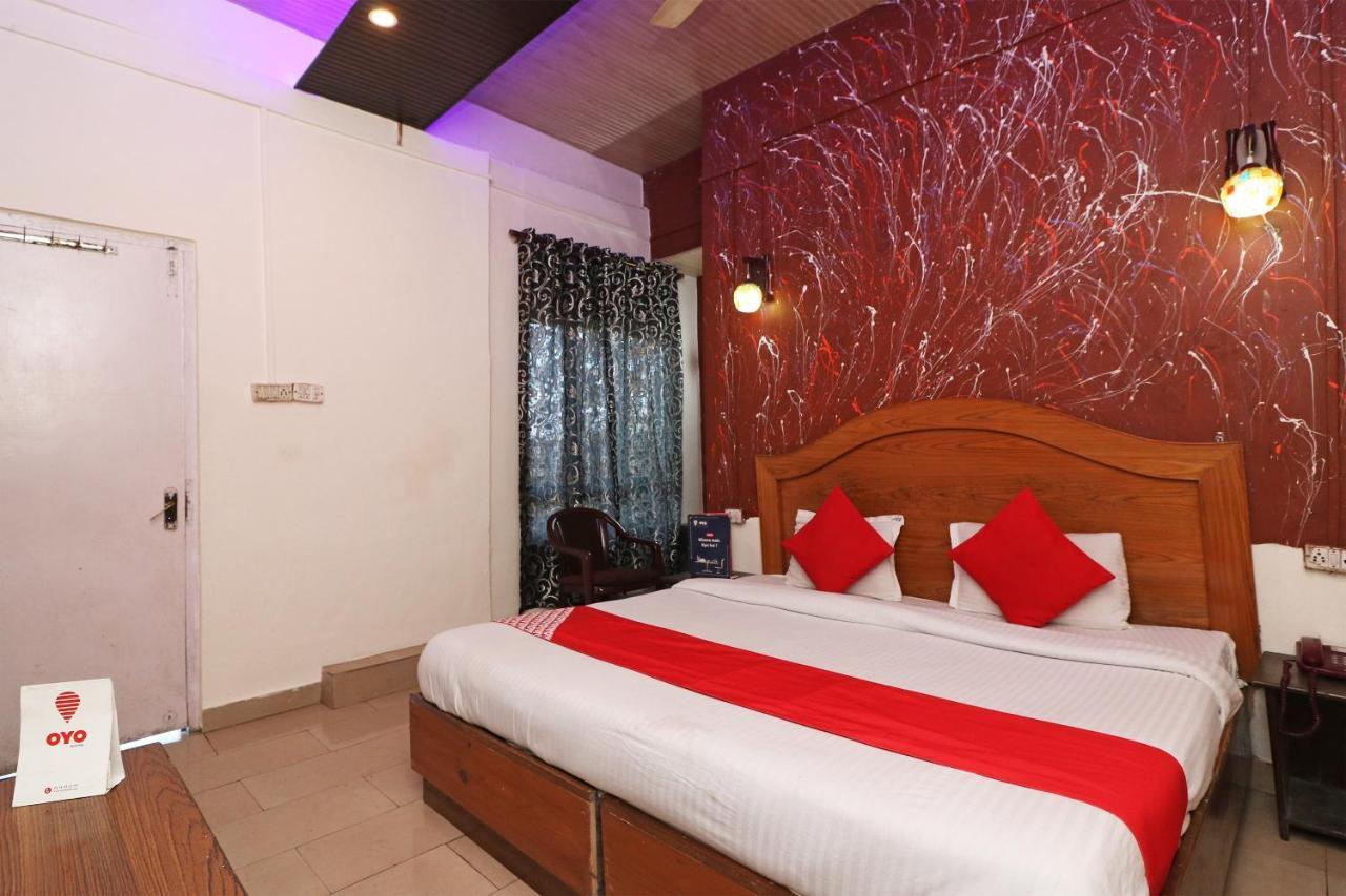Oyo 75571 Sai Pooja Lodging Hotel Bombay Exterior foto