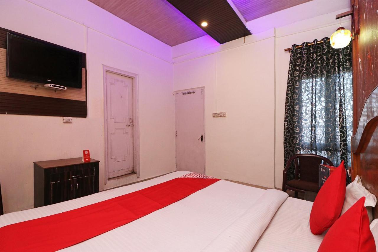 Oyo 75571 Sai Pooja Lodging Hotel Bombay Exterior foto