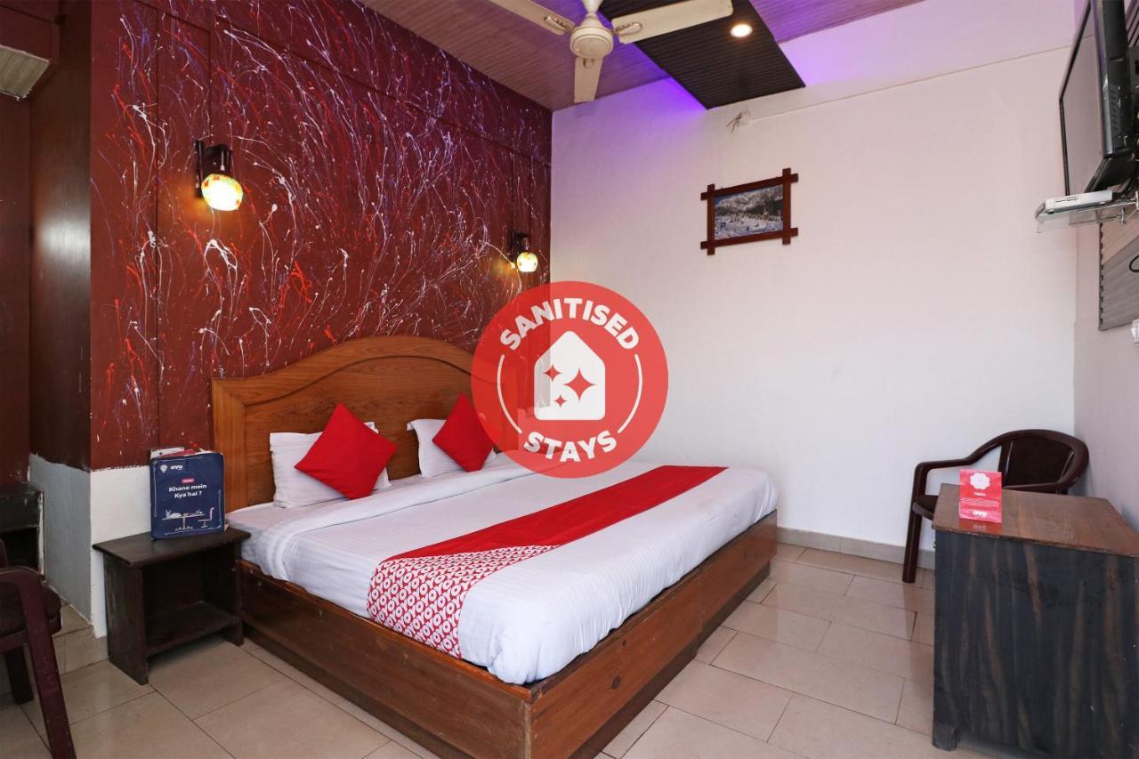 Oyo 75571 Sai Pooja Lodging Hotel Bombay Exterior foto